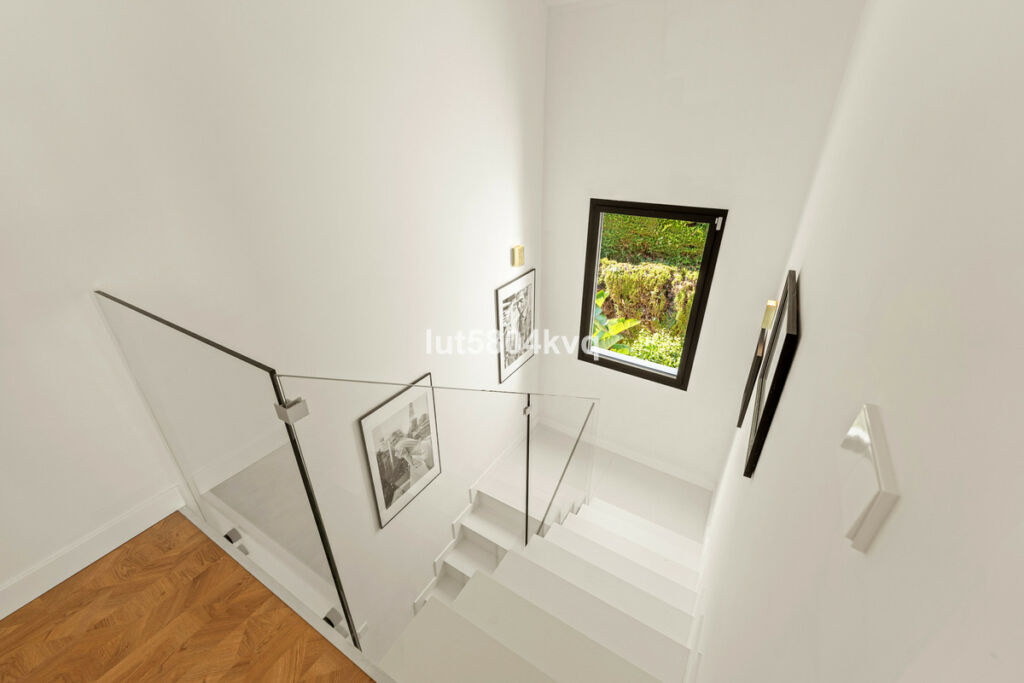 Detached Villa Nueva Andalucía Málaga - image 25