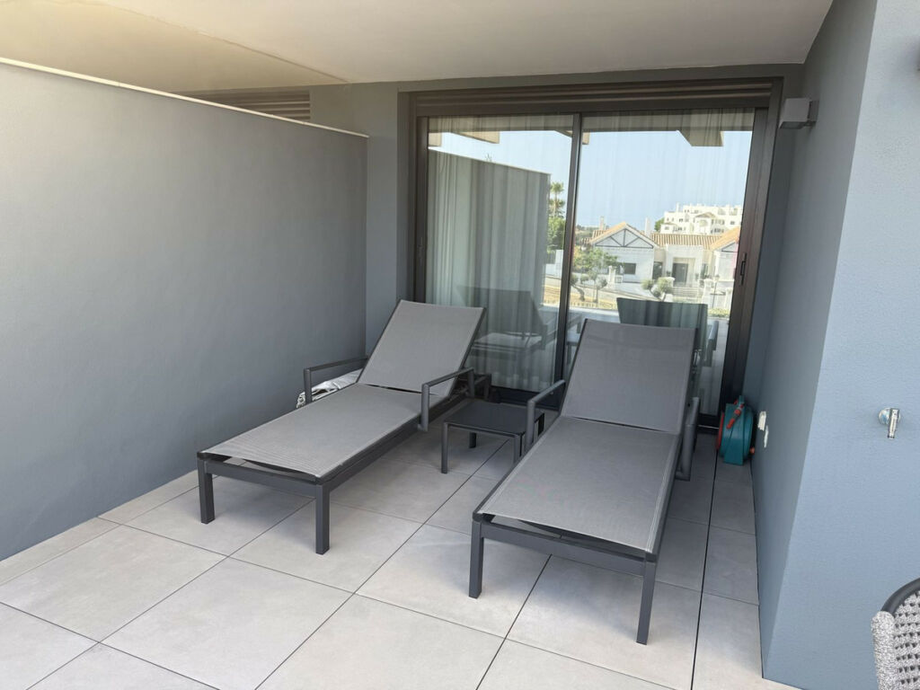 Middle Floor Apartment Estepona Málaga - image 25