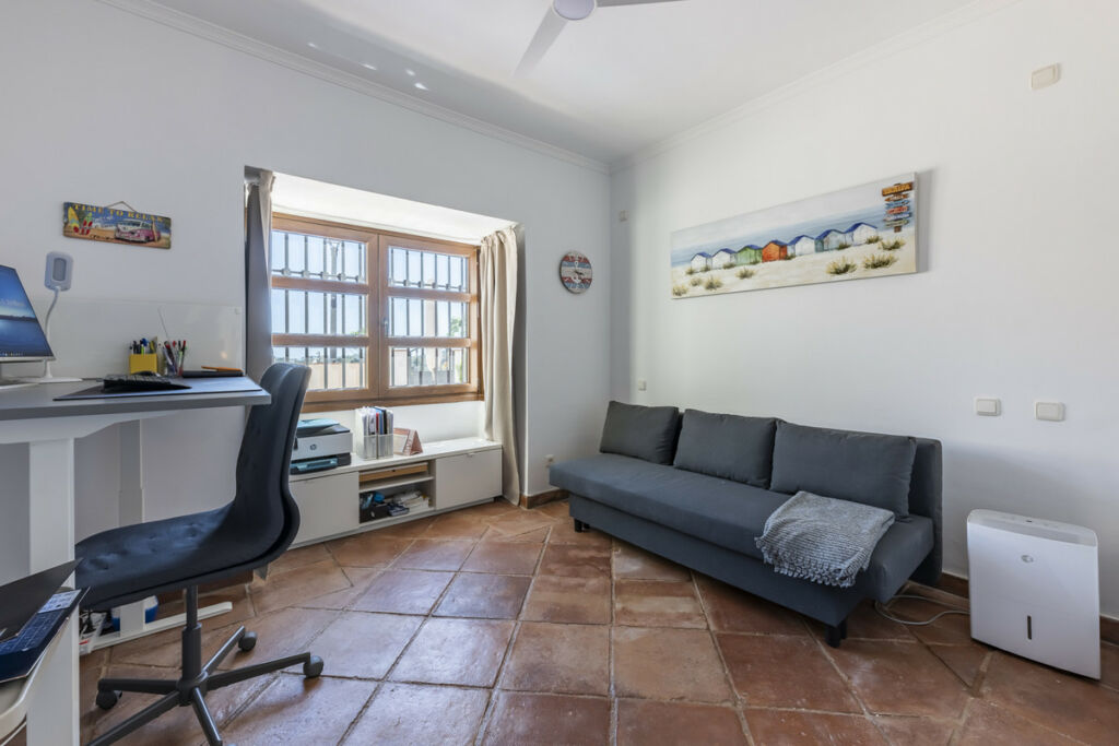 Townhouse Benahavís Málaga - image 25