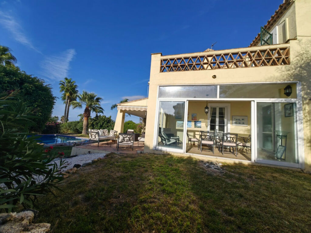 Detached Villa Estepona Málaga - image 25