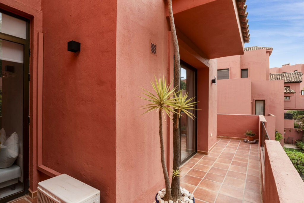 Middle Floor Apartment La Mairena Málaga - image 25