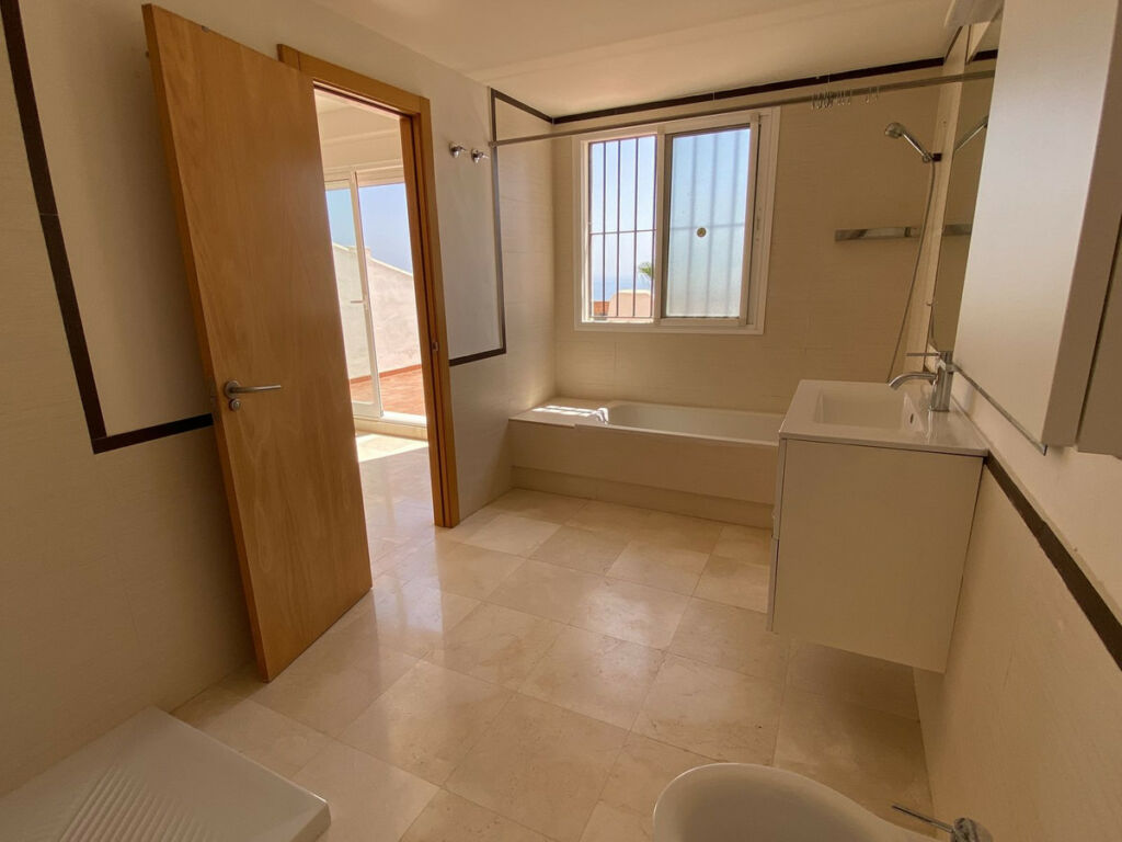 Townhouse Manilva Málaga - image 28