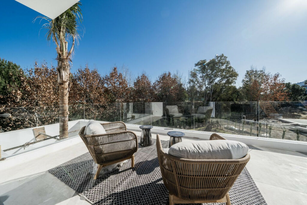 Detached Villa El Paraiso Málaga - image 25