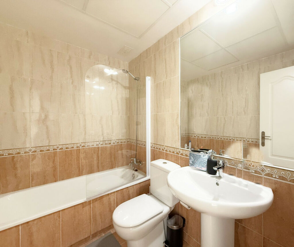Ground Floor Apartment La Duquesa Málaga - image 25