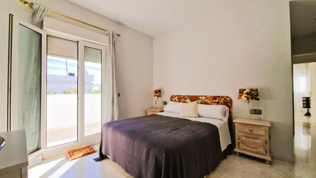 Middle Floor Apartment The Golden Mile Málaga - image 25