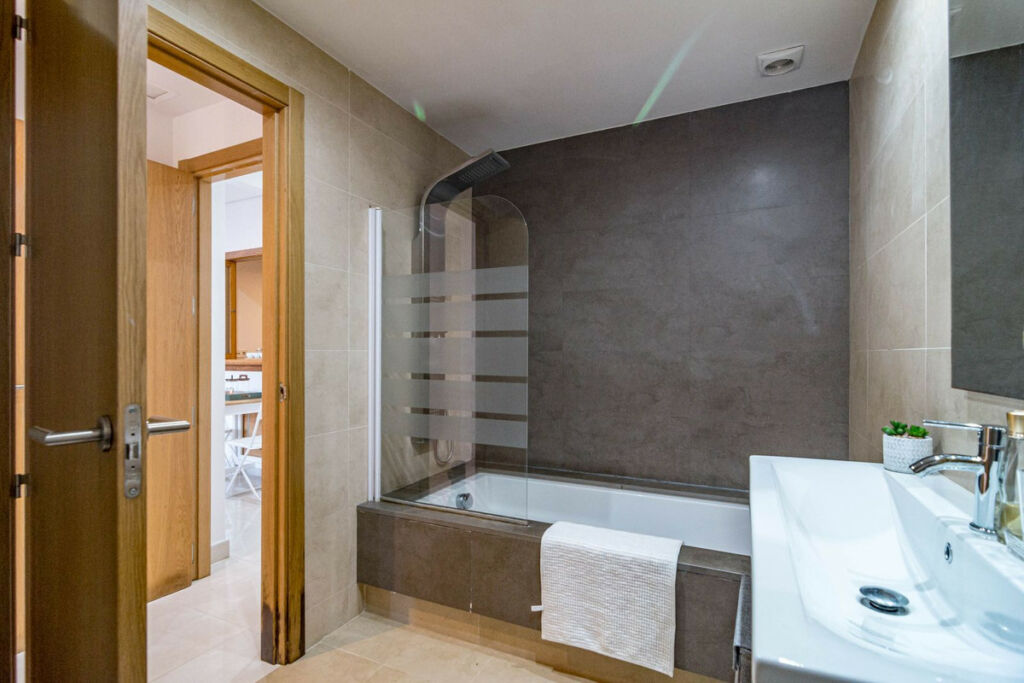 Ground Floor Apartment Selwo Málaga - image 25