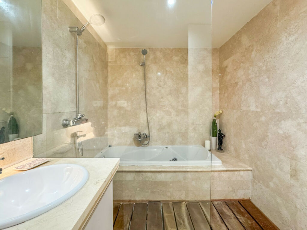 Penthouse Manilva Málaga - image 25