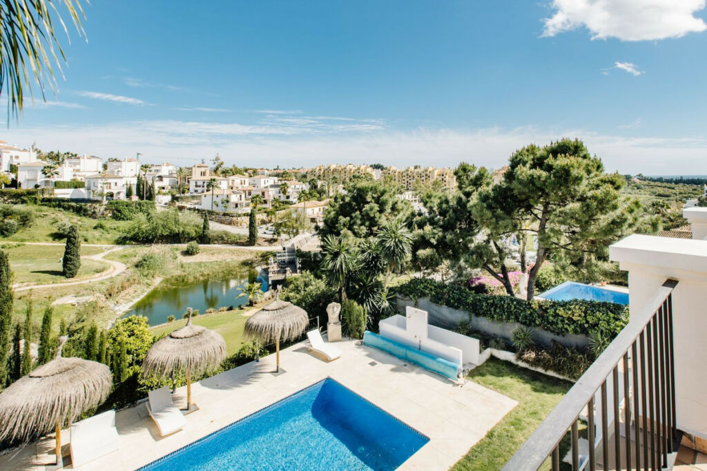 Detached Villa Estepona Málaga - image 25