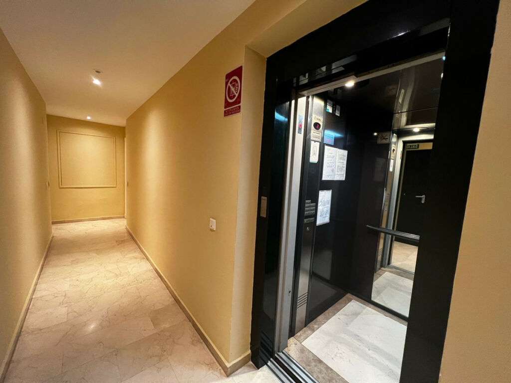 Middle Floor Apartment Puerto Banús Málaga - image 25
