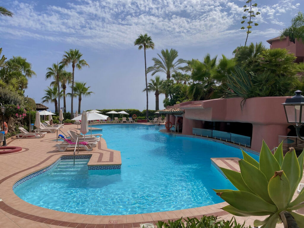 Middle Floor Apartment Estepona Málaga - image 25