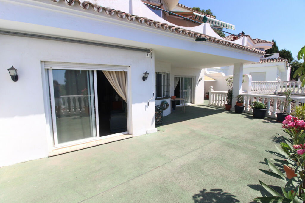 Detached Villa Nueva Andalucía Málaga - image 25