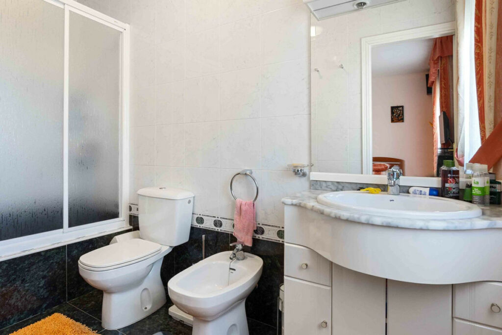 Detached Villa Cabo Roig Alicante - image 25