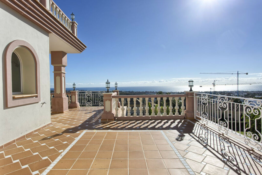 Detached Villa Los Flamingos Málaga - image 25