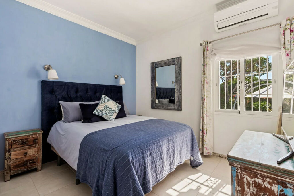 Detached Villa Calahonda Málaga - image 25