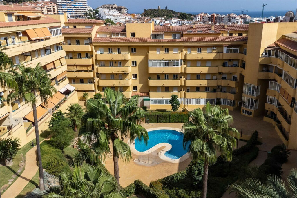 Penthouse Los Pacos Málaga - image 25