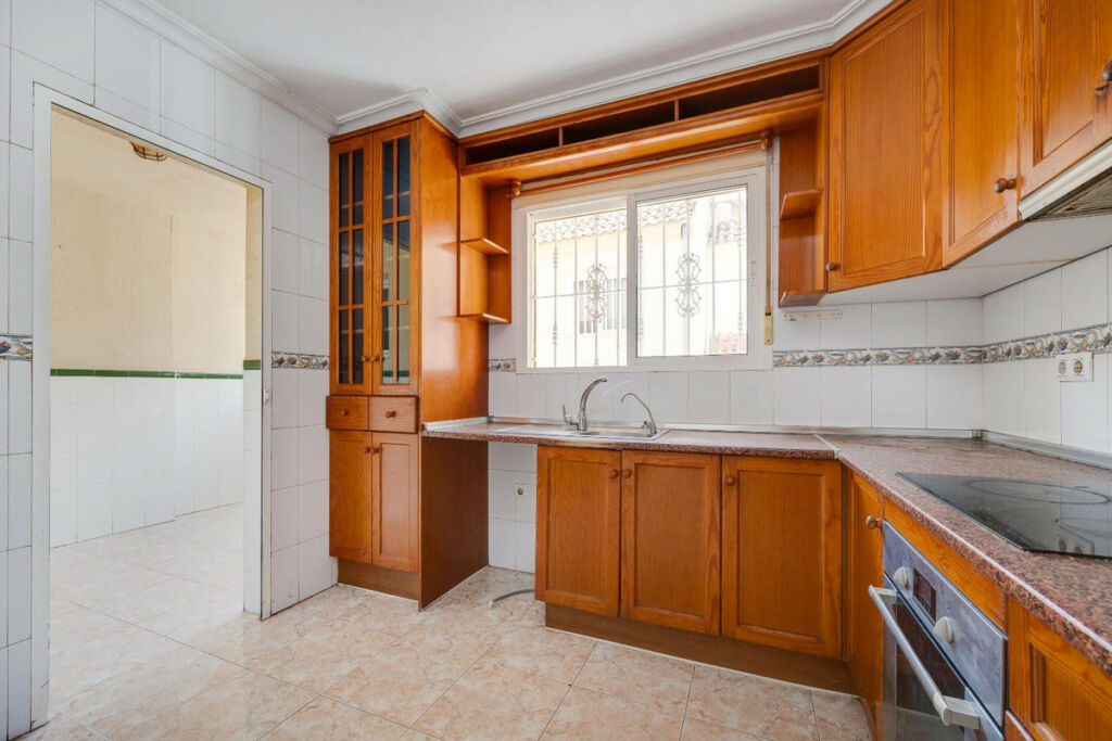Townhouse Los Montesinos Alicante - image 25