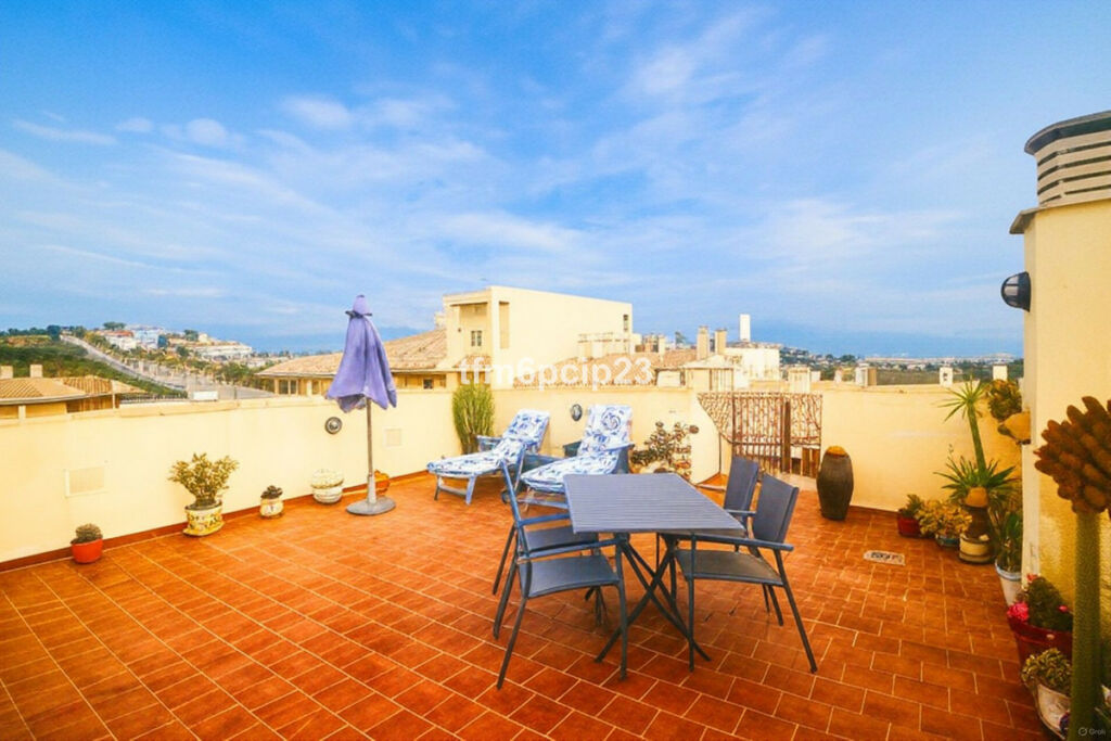Penthouse Duplex La Duquesa Málaga - image 25