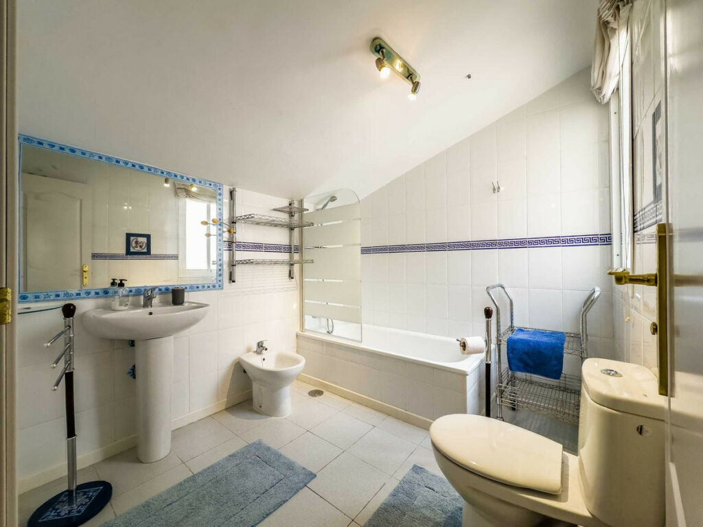 Penthouse Fuengirola Málaga - image 25