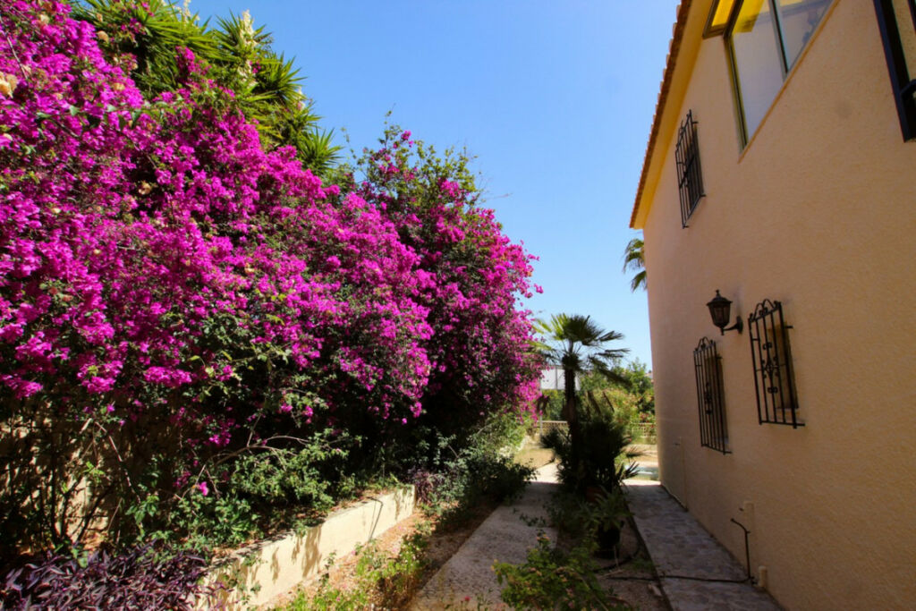 Detached Villa Calpe Alicante - image 25