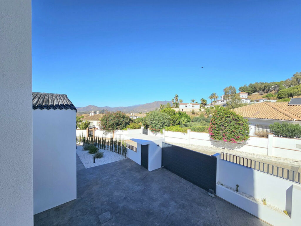 Detached Villa Mijas Málaga - image 25