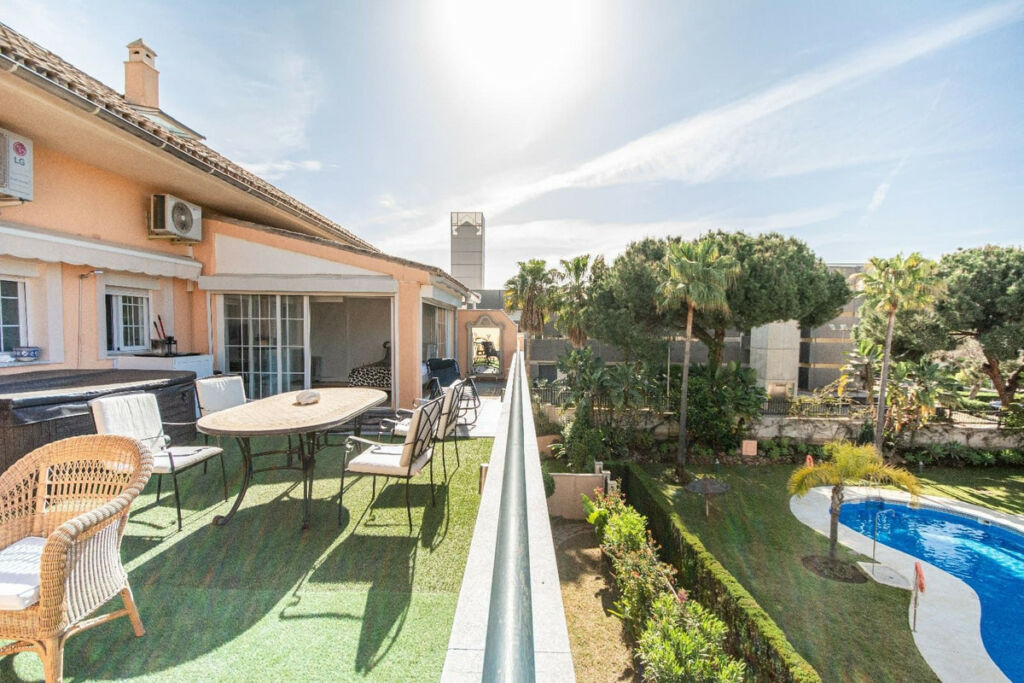 Top Floor Apartment Marbella Málaga - image 25