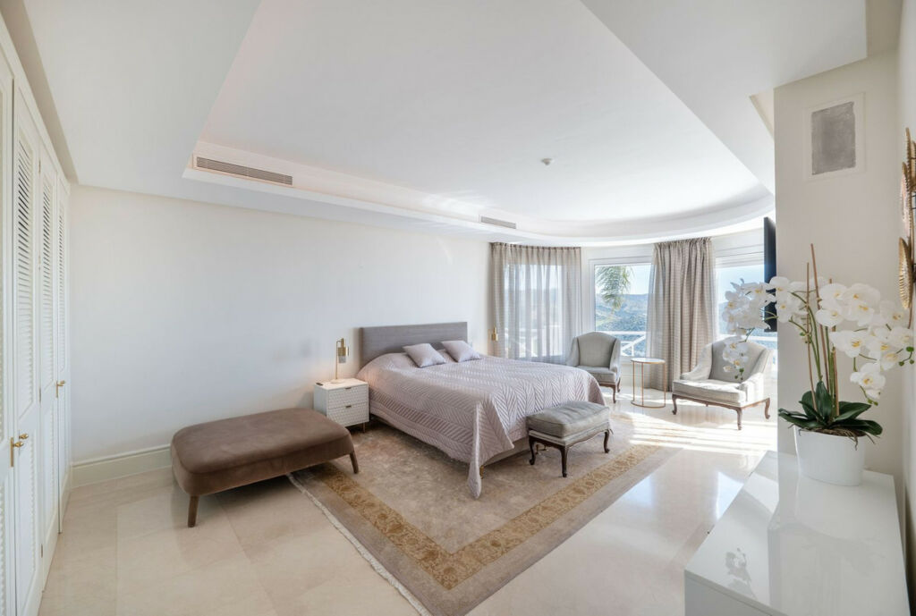 Detached Villa Marbella Málaga - image 25