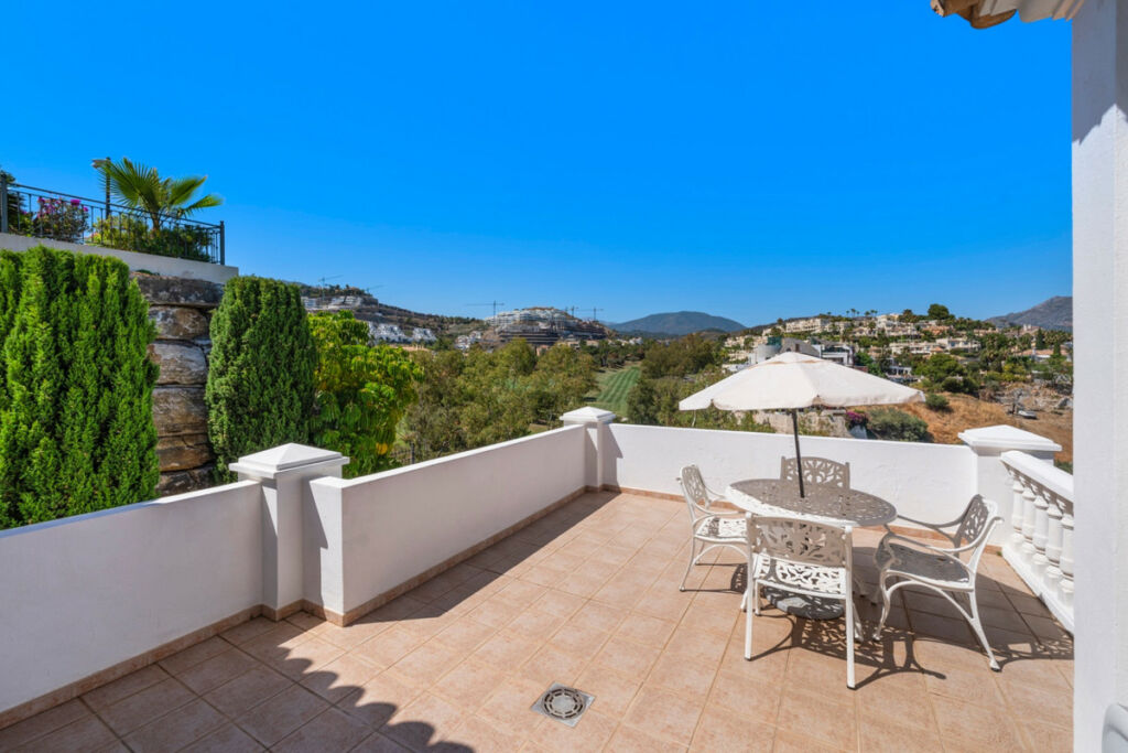 Detached Villa Benahavís Málaga - image 25