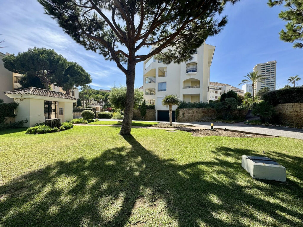 Middle Floor Apartment Elviria Málaga - image 25