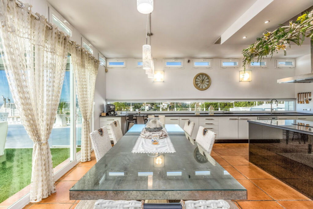 Detached Villa Estepona Málaga - image 25