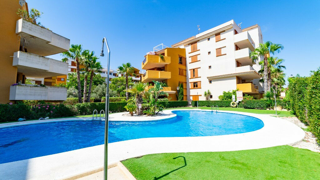 Middle Floor Apartment Punta Prima Alicante - image 25