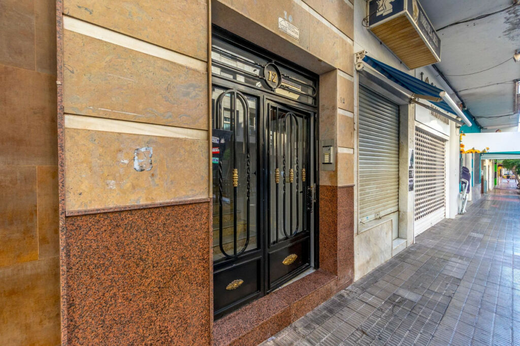 Middle Floor Apartment Torrevieja Alicante - image 26