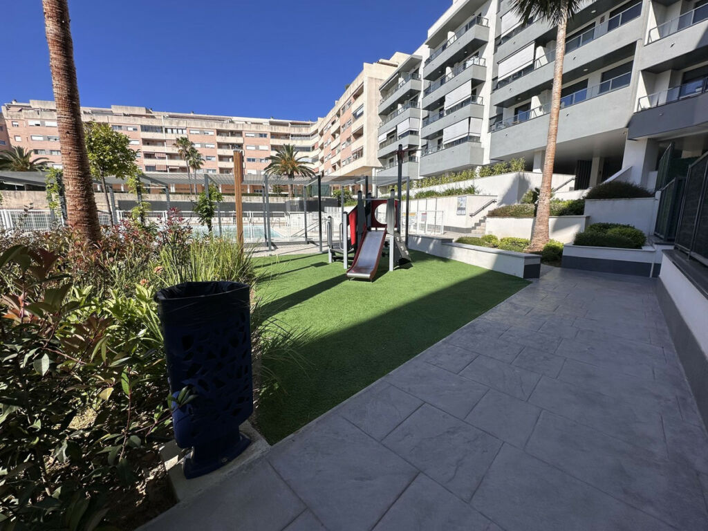 Middle Floor Apartment Las Lagunas Málaga - image 26