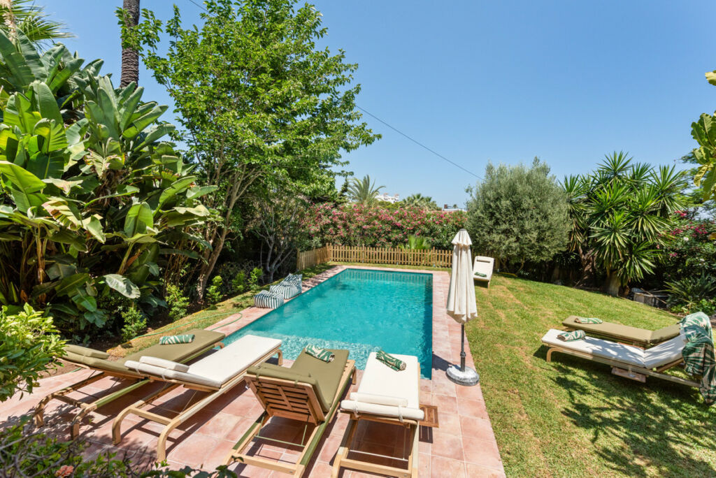 Detached Villa Nueva Andalucía Málaga - image 26