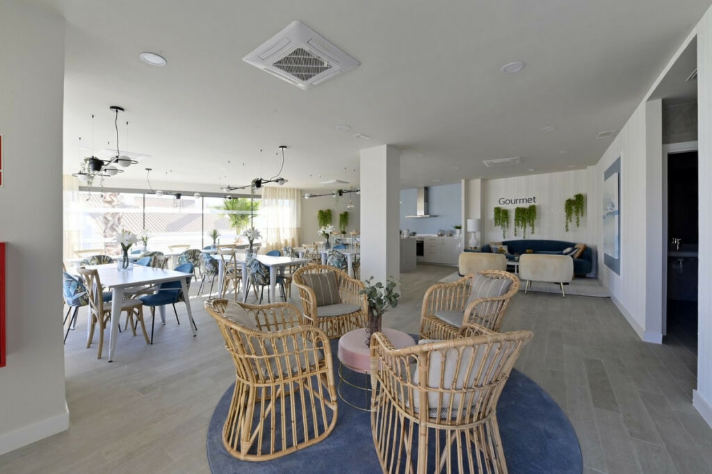 Middle Floor Apartment Benalmadena Málaga - image 25