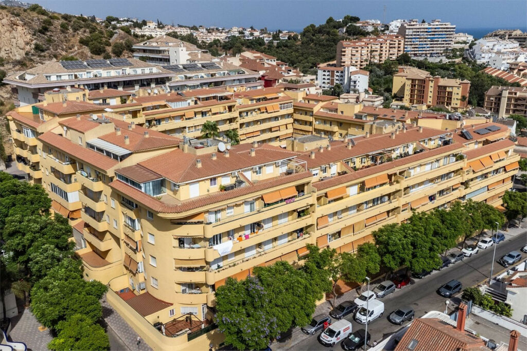 Penthouse Los Pacos Málaga - image 26