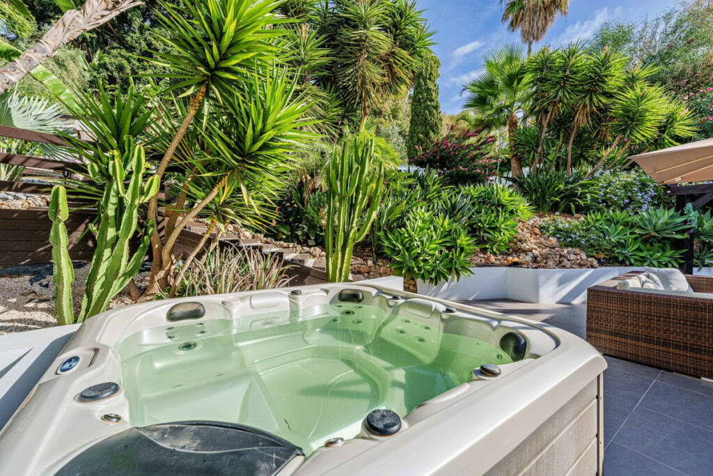 Detached Villa Marbella Málaga - image 26