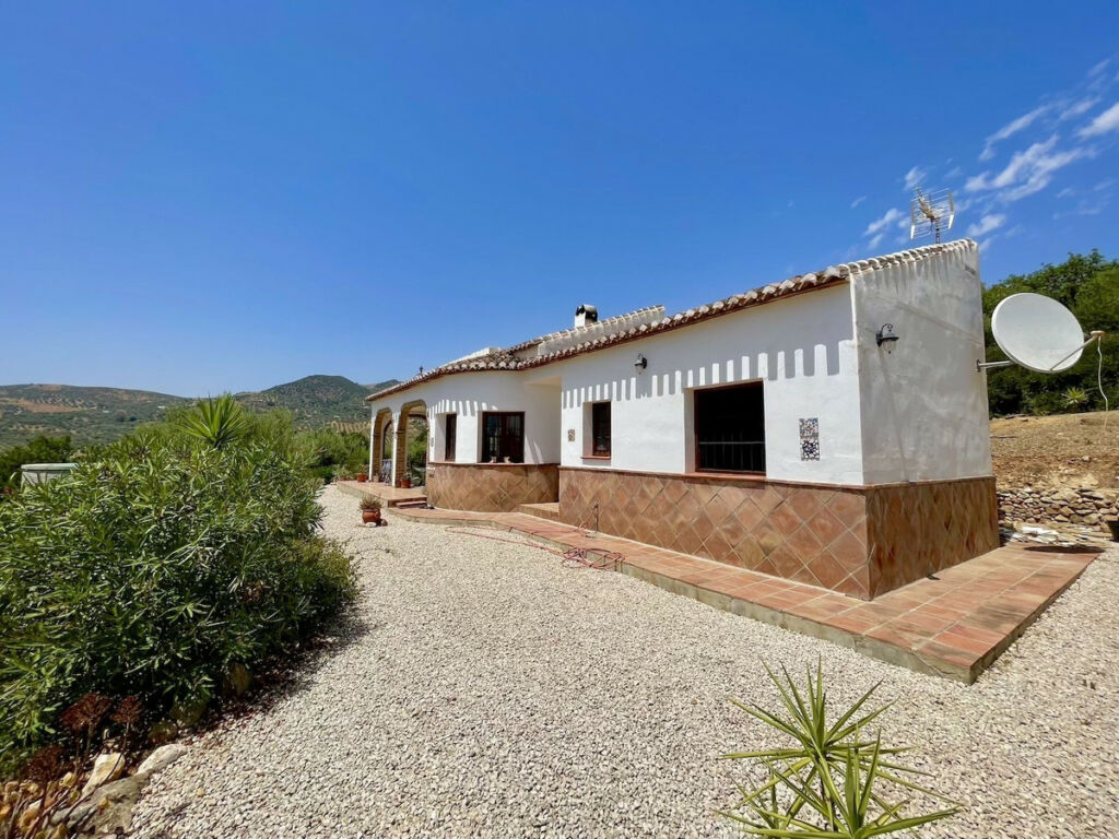 Detached Villa Periana Málaga - image 26