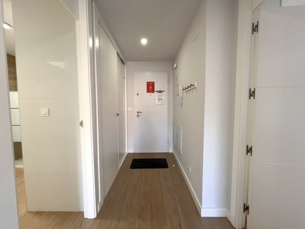 Middle Floor Apartment Villamartin Alicante - image 27