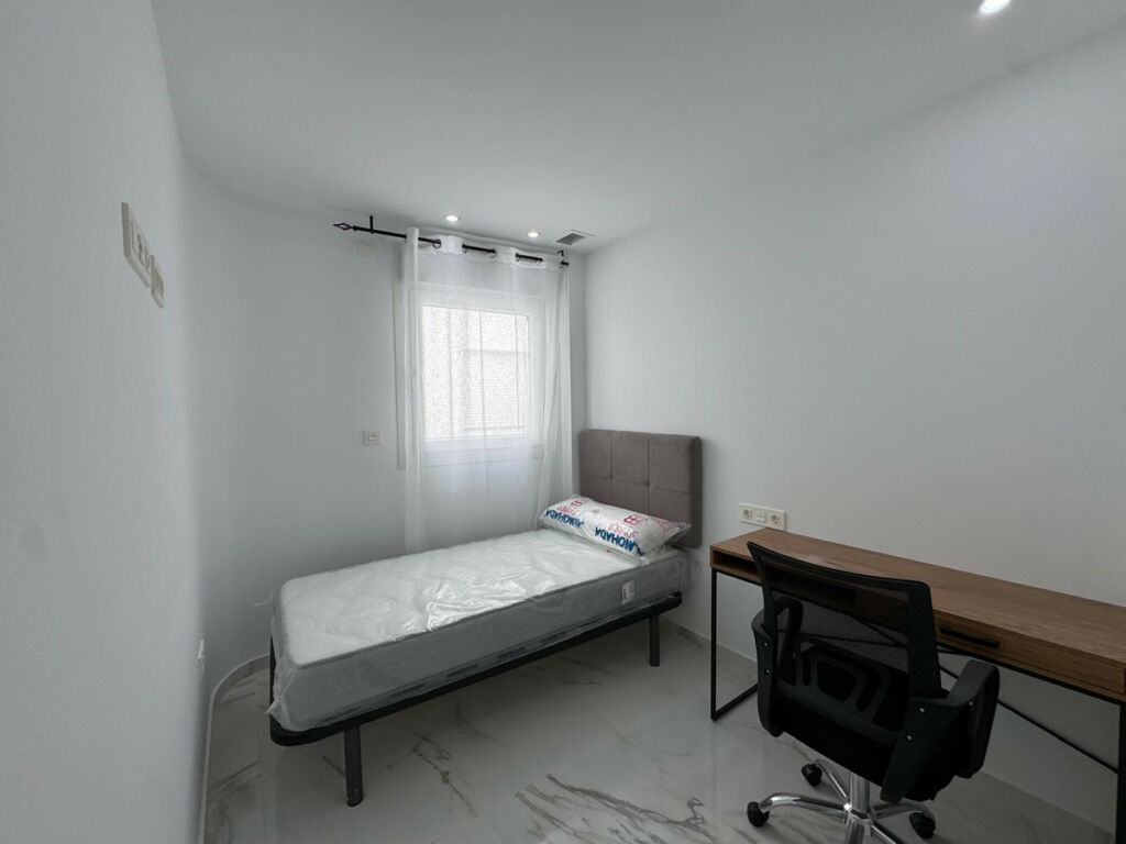 Middle Floor Apartment Torrevieja Alicante - image 26
