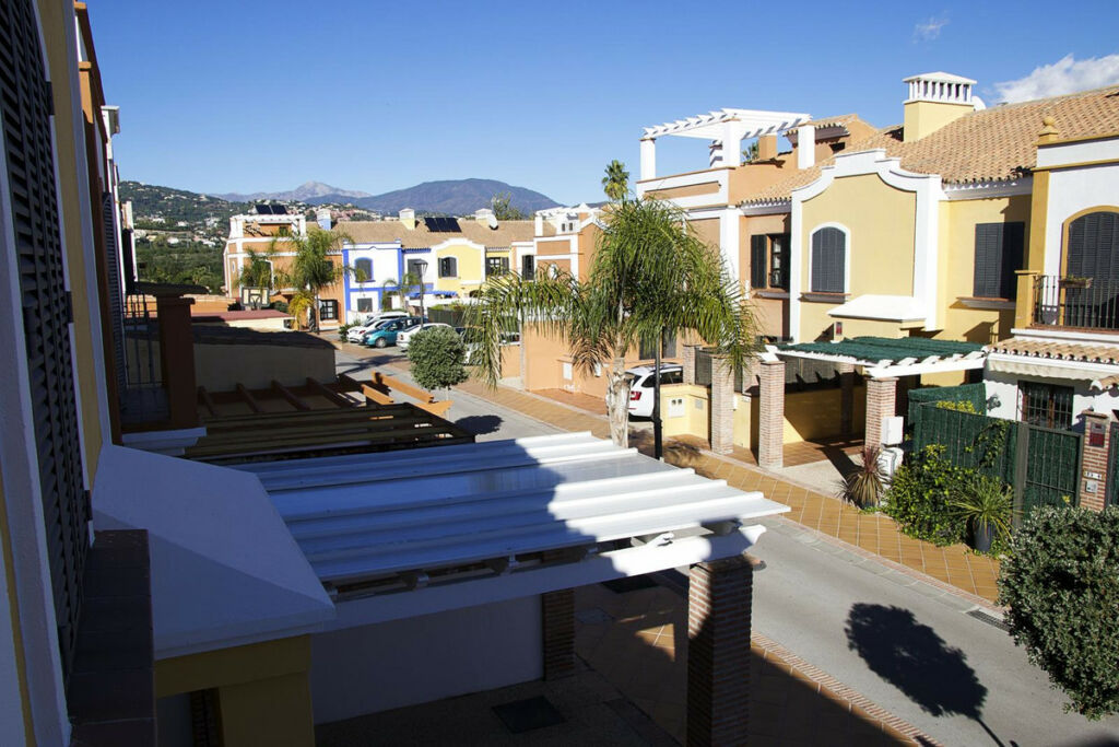 Townhouse Guadalmina Alta Málaga - image 26