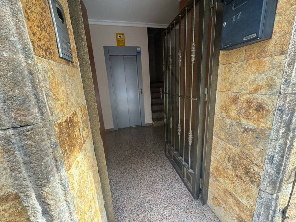 Middle Floor Apartment Torrevieja Alicante - image 26