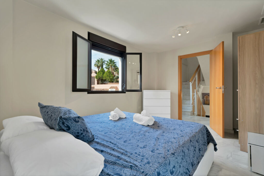 Detached Villa Riviera del Sol Málaga - image 26