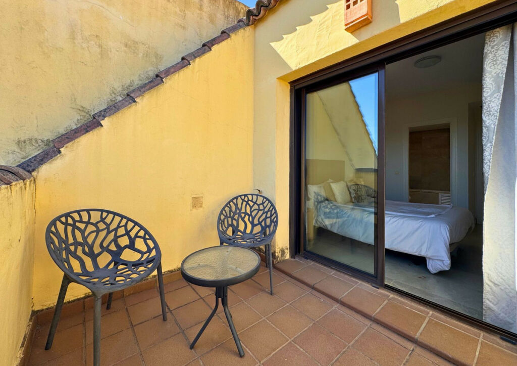 Penthouse La Duquesa Málaga - image 26