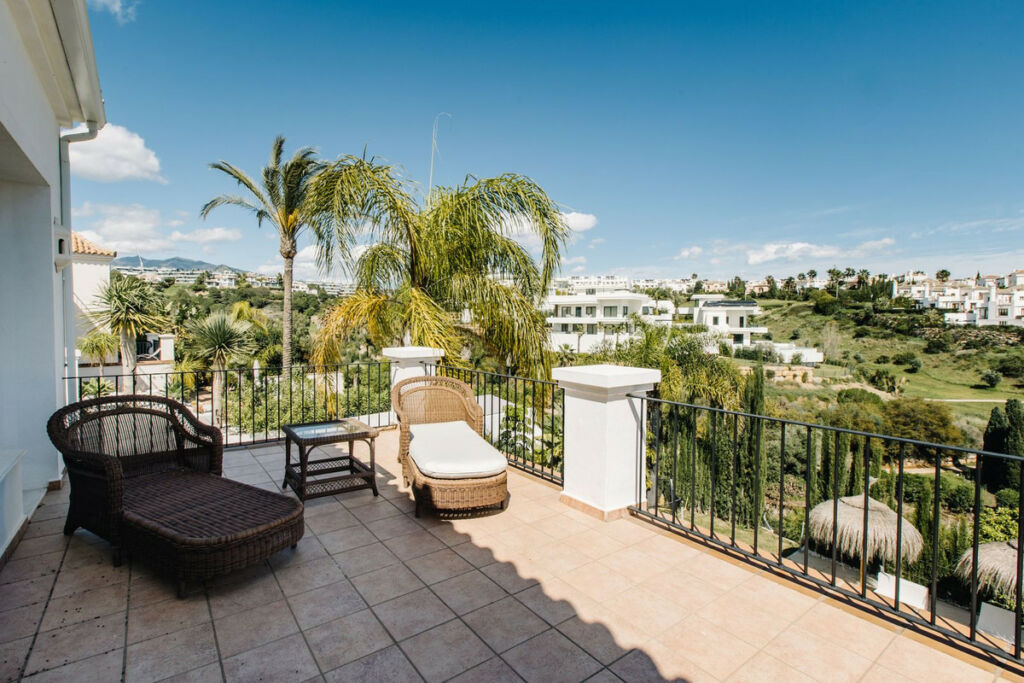 Detached Villa Estepona Málaga - image 26
