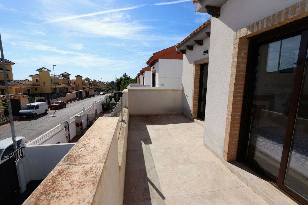 Detached Villa Villamartin Alicante - image 26