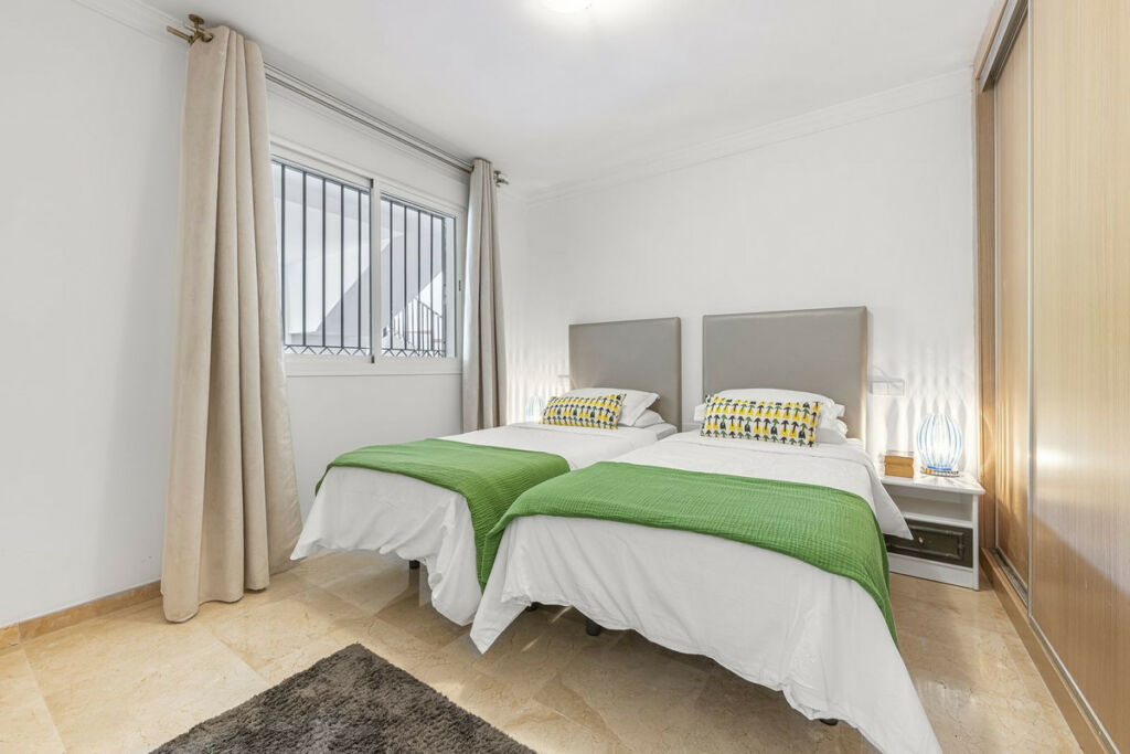 Middle Floor Apartment La Mairena Málaga - image 26