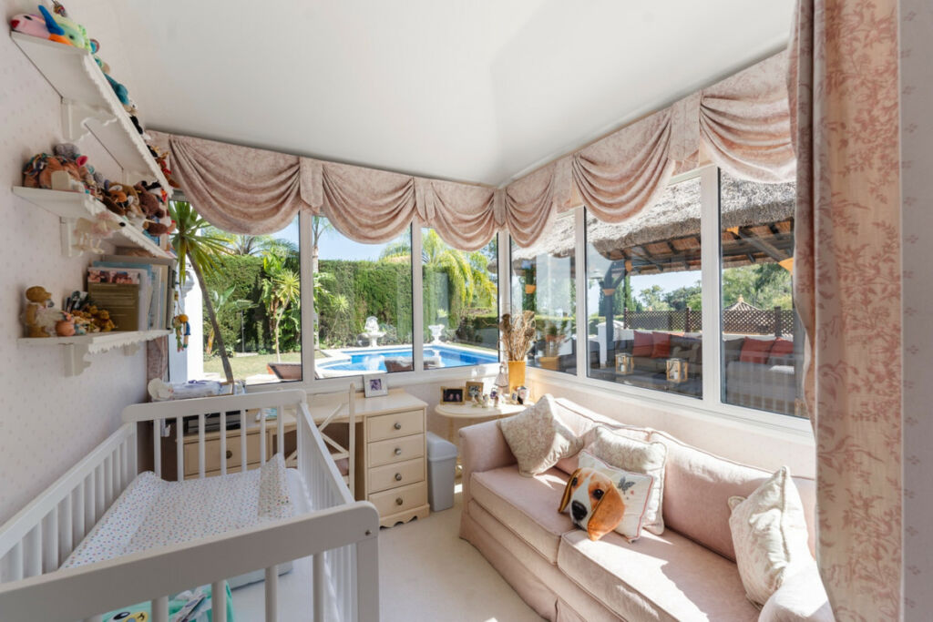 Detached Villa Benahavís Málaga - image 26