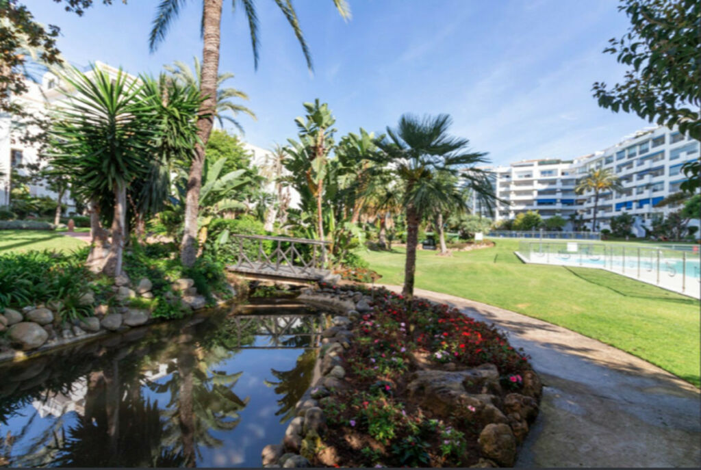 Middle Floor Apartment Puerto Banús Málaga - image 26