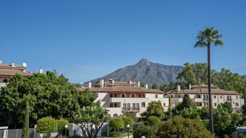 Middle Floor Apartment Puerto Banús Málaga - image 26