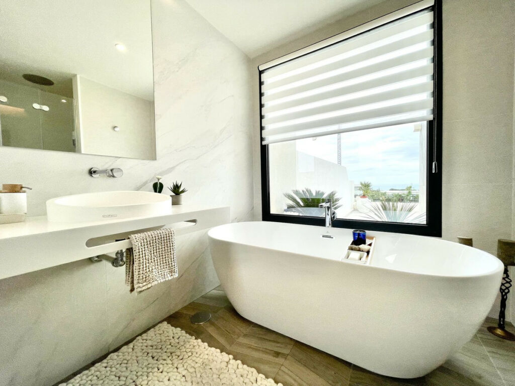 Semi-Detached House Cabopino Málaga - image 26